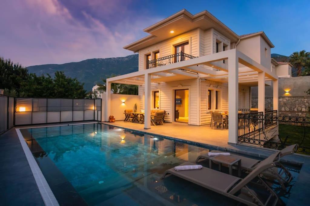 Havuzlu Korunakli Jakuzili Villa Fethiye Eksteriør bilde