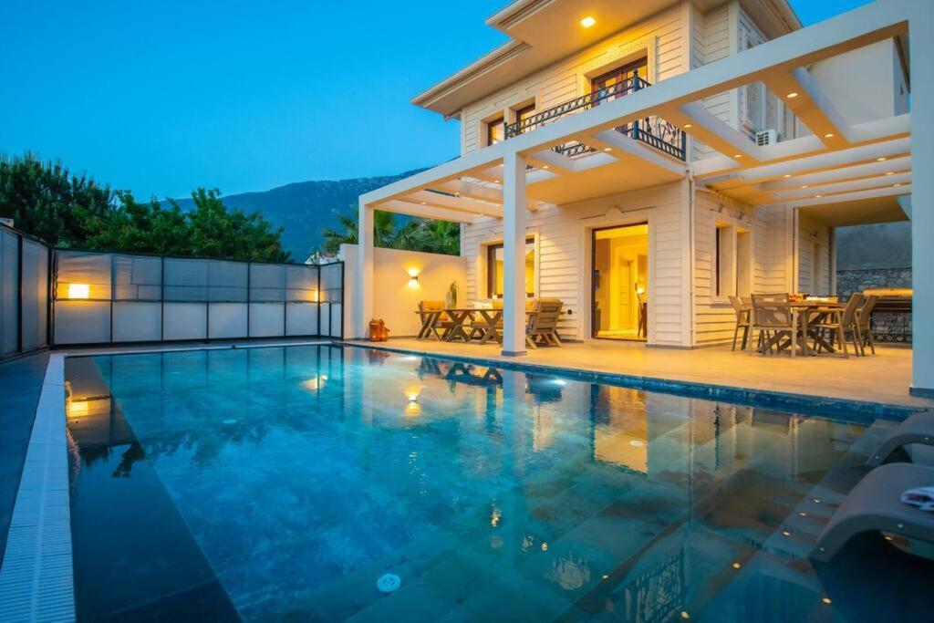 Havuzlu Korunakli Jakuzili Villa Fethiye Eksteriør bilde