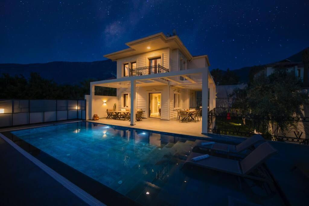 Havuzlu Korunakli Jakuzili Villa Fethiye Eksteriør bilde