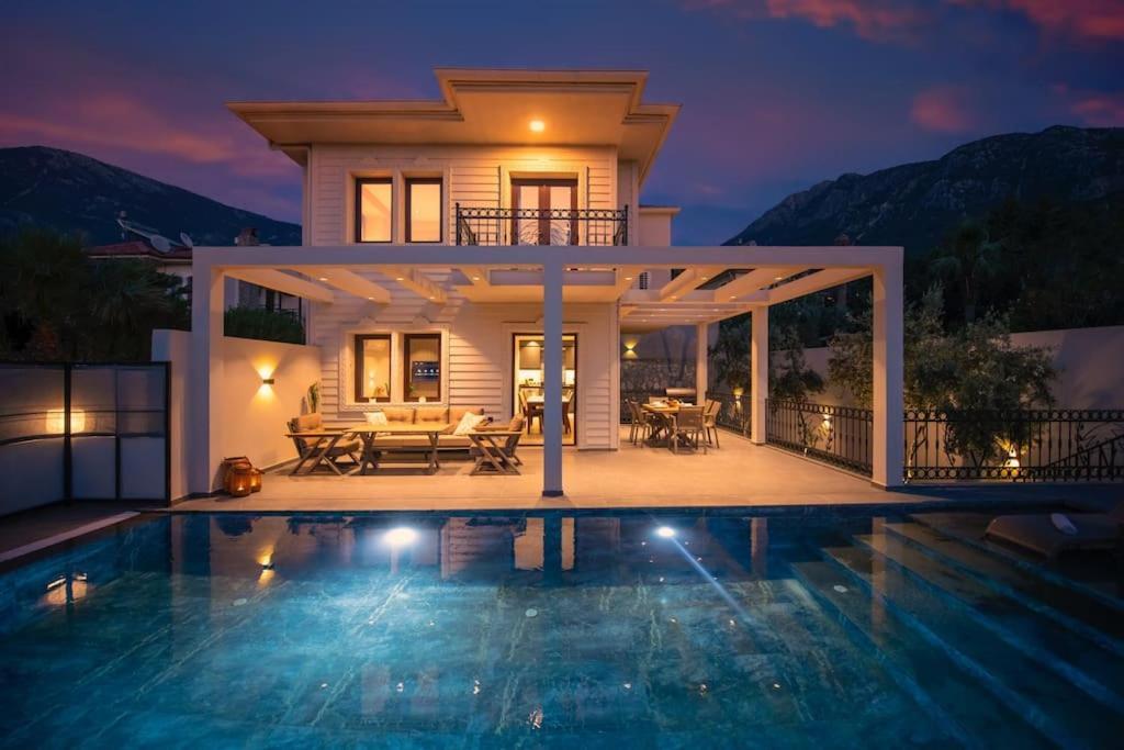 Havuzlu Korunakli Jakuzili Villa Fethiye Eksteriør bilde