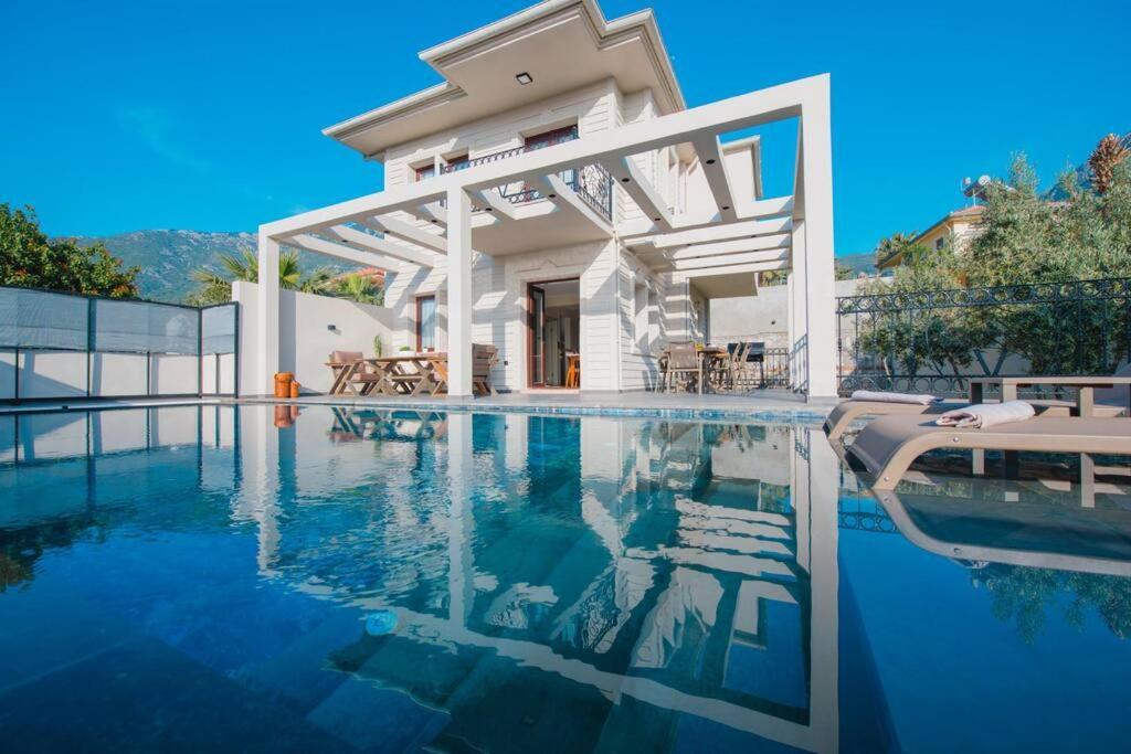 Havuzlu Korunakli Jakuzili Villa Fethiye Eksteriør bilde