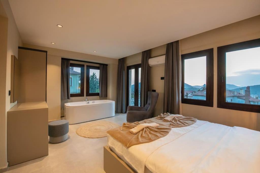 Havuzlu Korunakli Jakuzili Villa Fethiye Eksteriør bilde